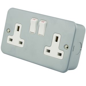 13A DP 2 Gang Switched Socket Metal - Image 1